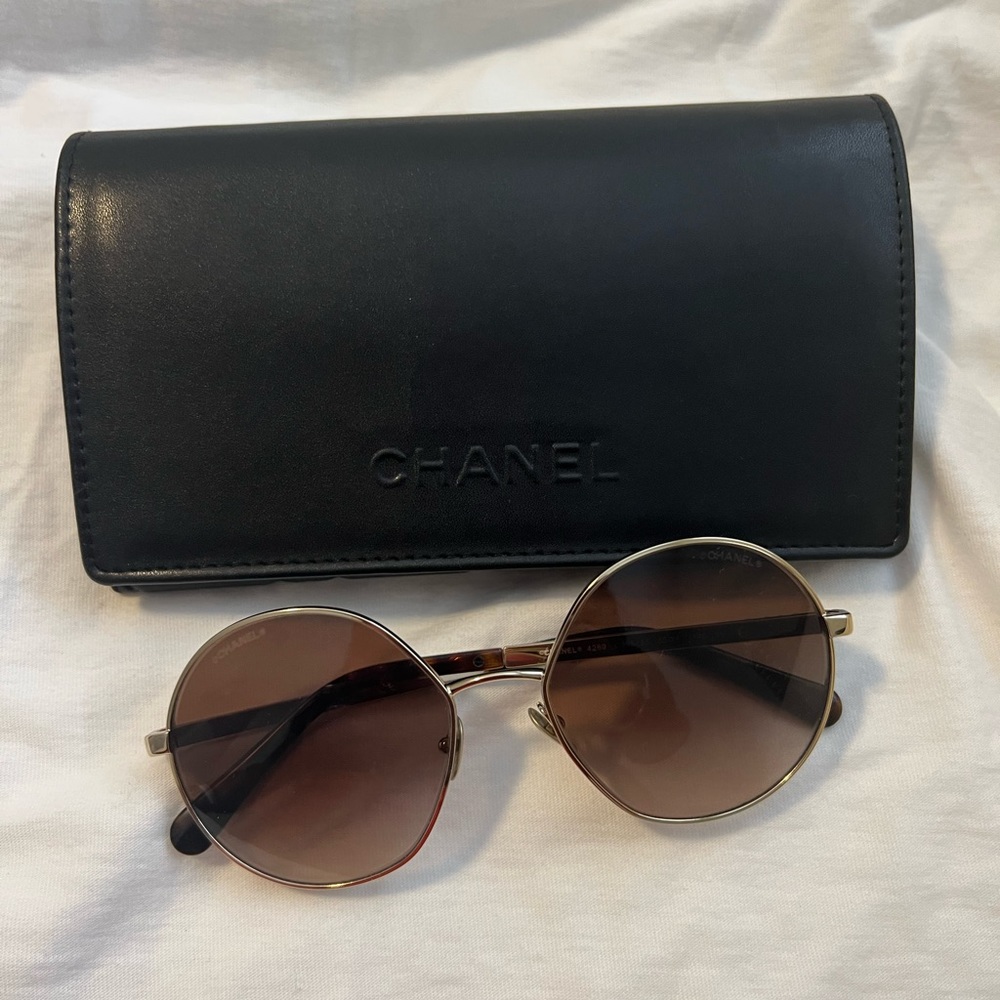 Metal & Sequins
Gold/Brown